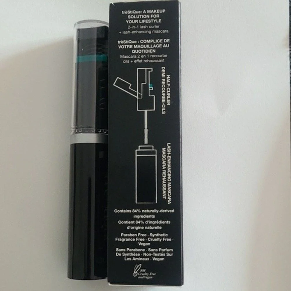 Trestique mascara with built in lash curler tool